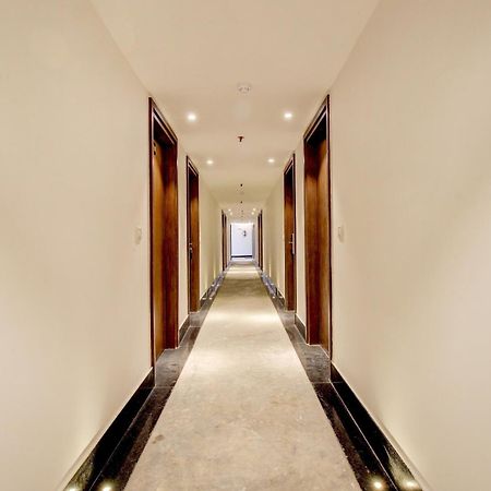 Super Townhouse Oak Aurelia Grand Hotell Lucknow Eksteriør bilde