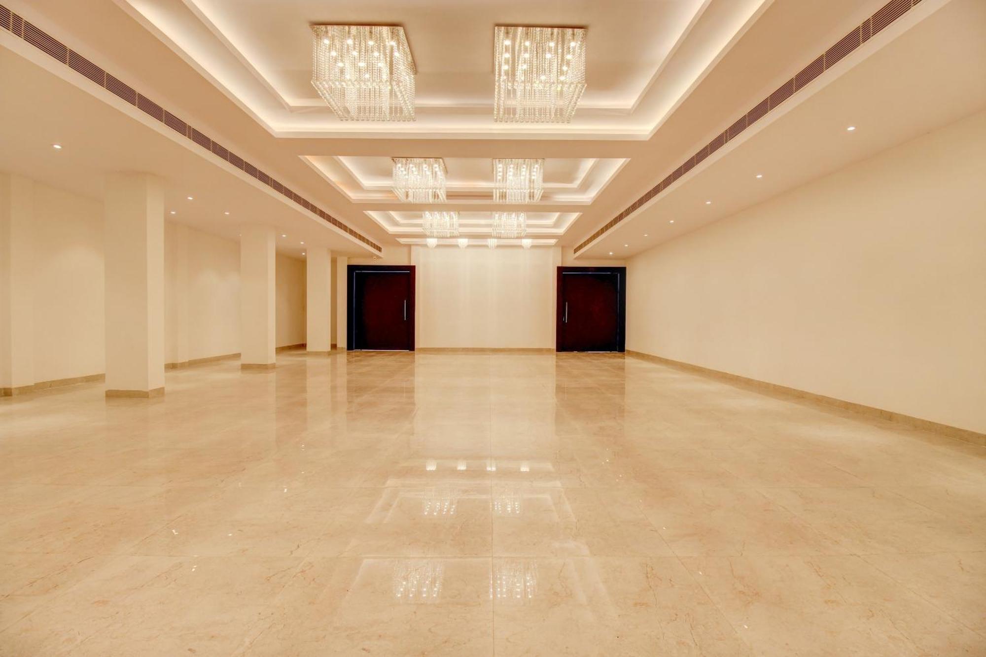 Super Townhouse Oak Aurelia Grand Hotell Lucknow Eksteriør bilde